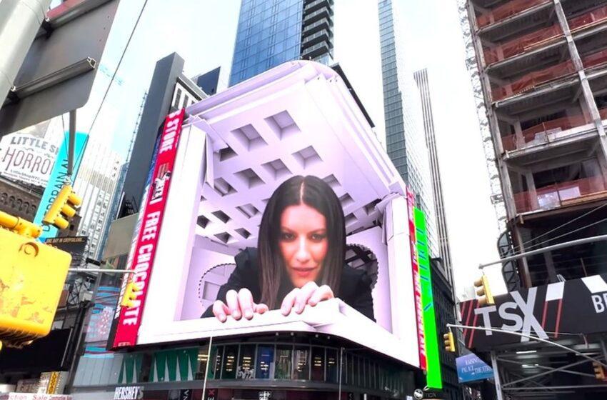  Laura Pausini in 3D sui maxi schermi delle principali metropoli del mondo per il lancio del nuovo singolo ‘Scatola’